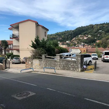 Апартаменти Romantico Wifi Free Parking Area